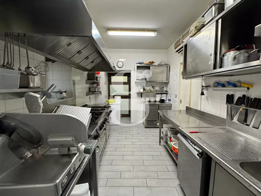 Immagine 27 di Attività commerciale in vendita  in Via Giacomo Medici,N°75 a Milazzo