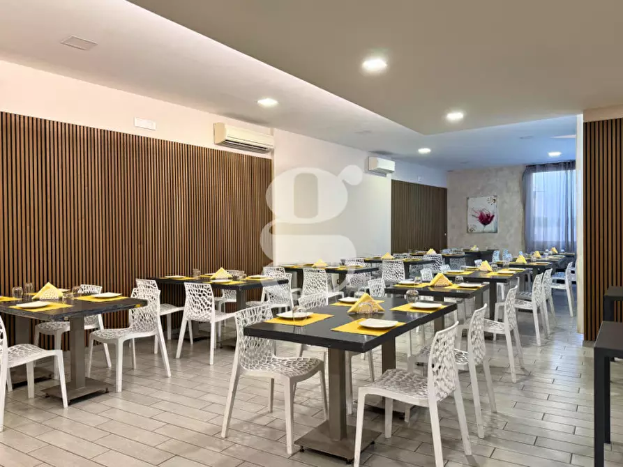 Immagine 33 di Attività commerciale in vendita  in Via Giacomo Medici,N°75 a Milazzo