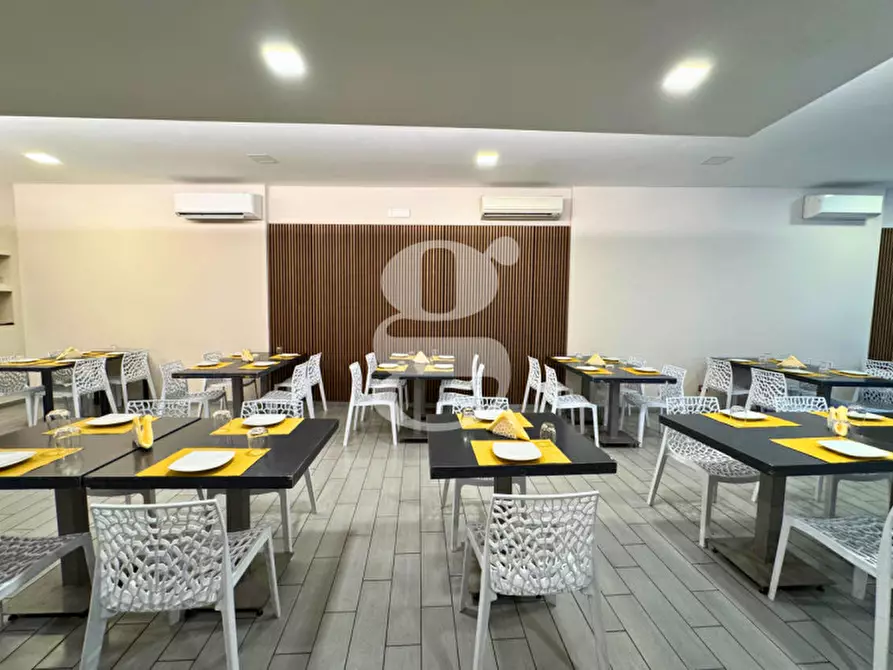 Immagine 35 di Attività commerciale in vendita  in Via Giacomo Medici,N°75 a Milazzo