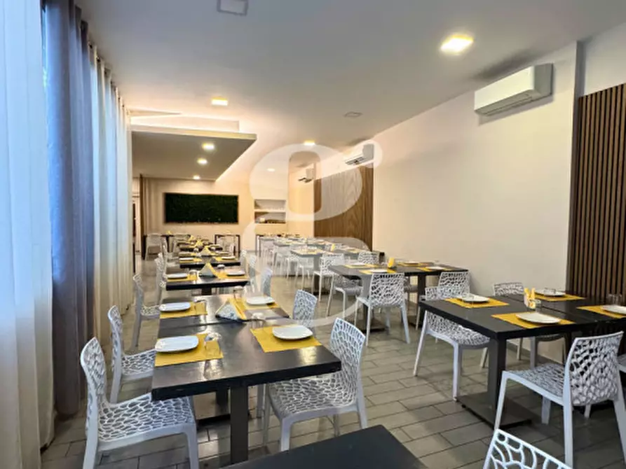 Immagine 49 di Attività commerciale in vendita  in Via Giacomo Medici,N°75 a Milazzo