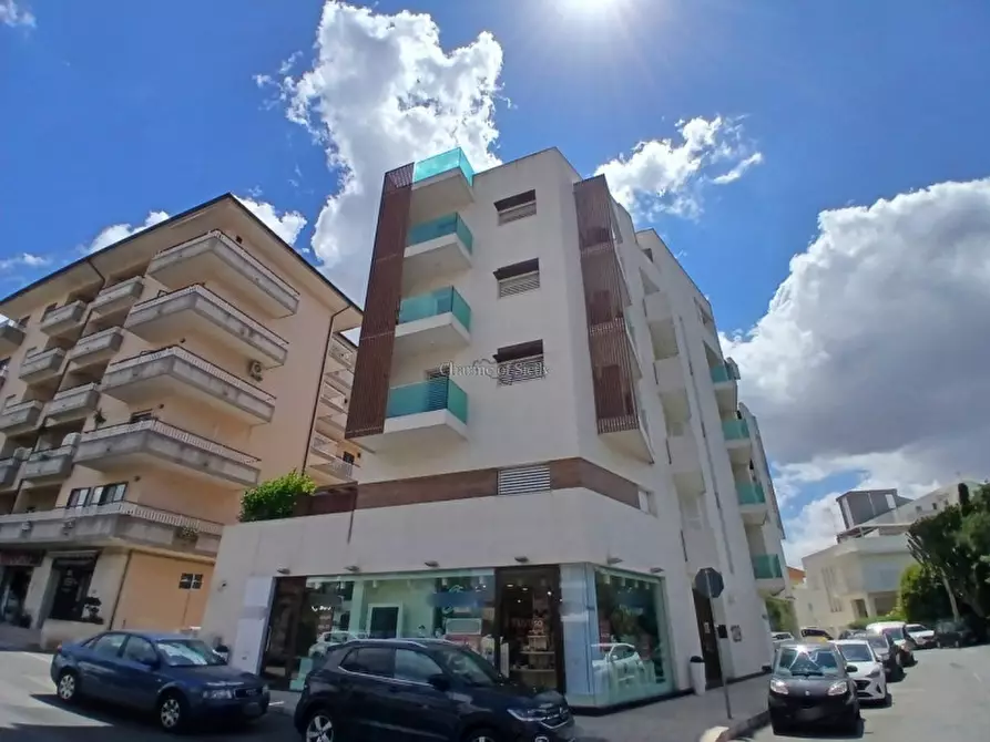 Immagine 2 di Negozio in vendita  a Modica