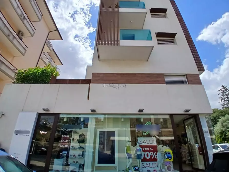 Immagine 7 di Negozio in vendita  a Modica