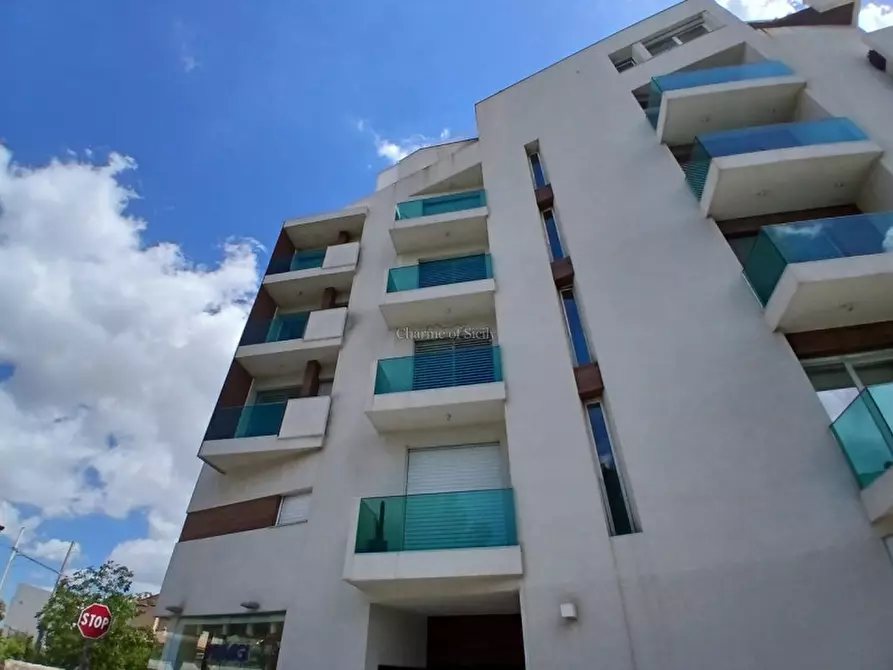 Immagine 8 di Negozio in vendita  a Modica