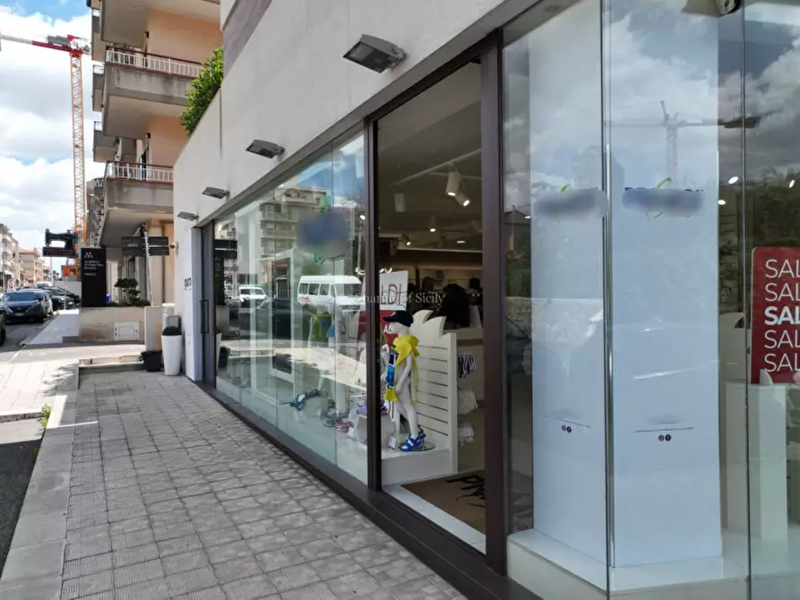 Immagine 12 di Negozio in vendita  a Modica