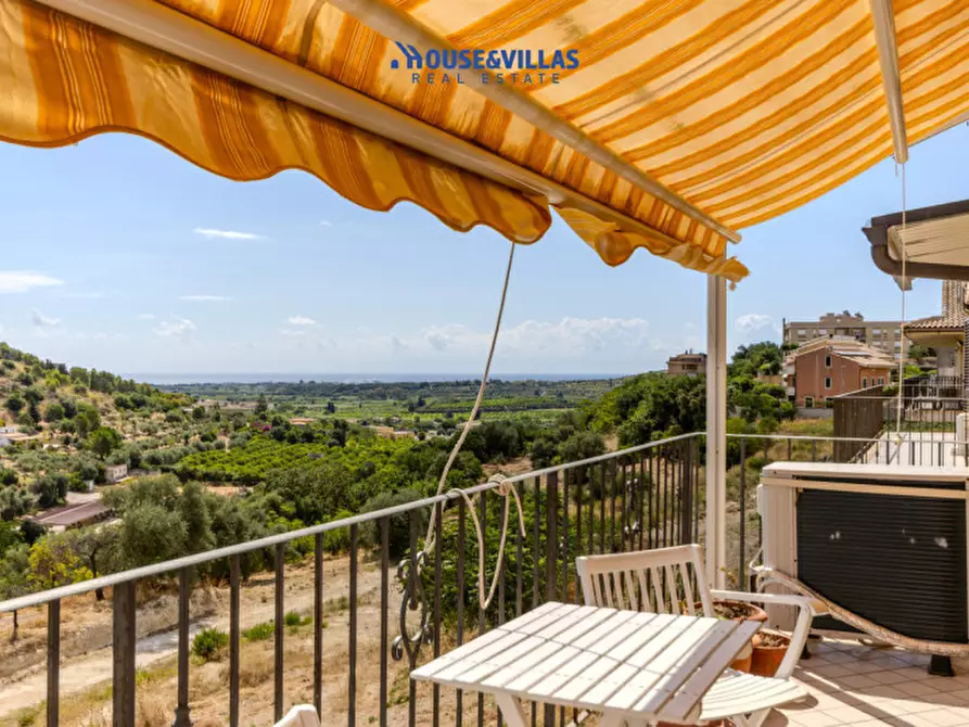 Immagine 1 di Appartamento in vendita  in Via Gian Domenico Romagnosi a Noto