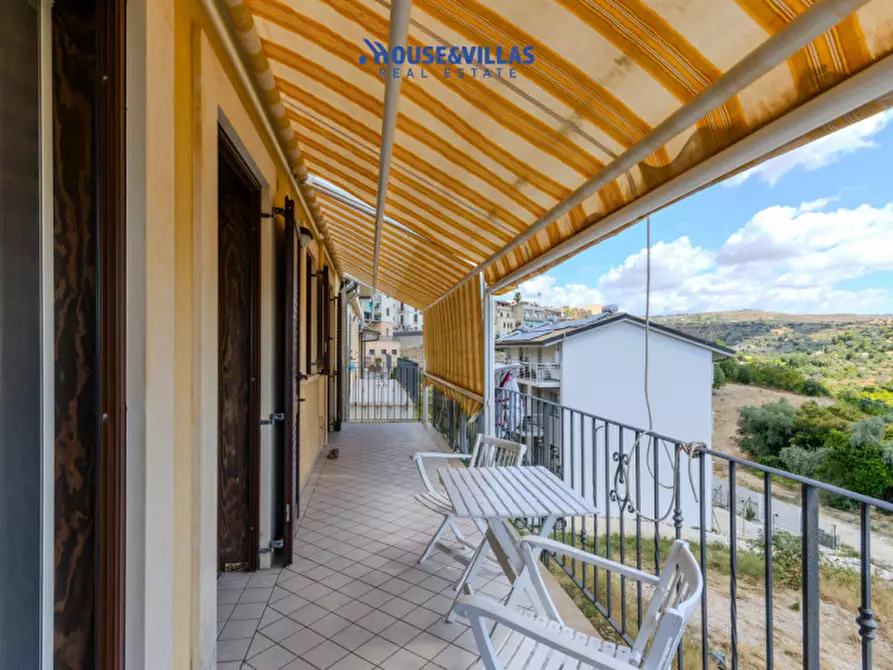 Immagine 3 di Appartamento in vendita  in Via Gian Domenico Romagnosi a Noto