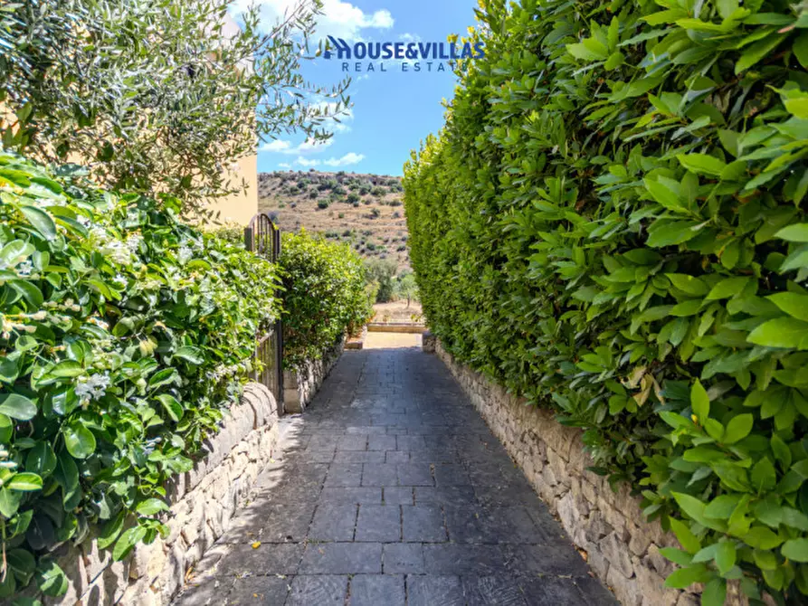 Immagine 11 di Appartamento in vendita  in Via Gian Domenico Romagnosi a Noto