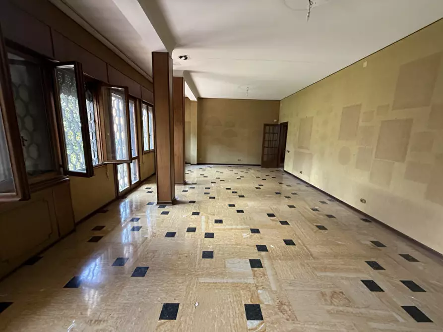 Immagine 5 di Villa in vendita  a Padova