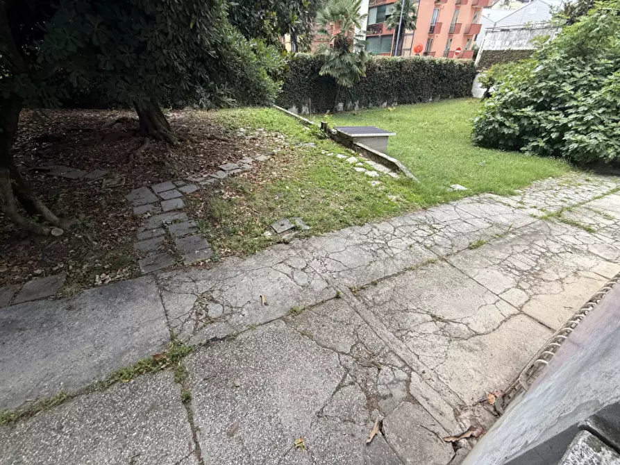 Immagine 9 di Villa in vendita  a Padova