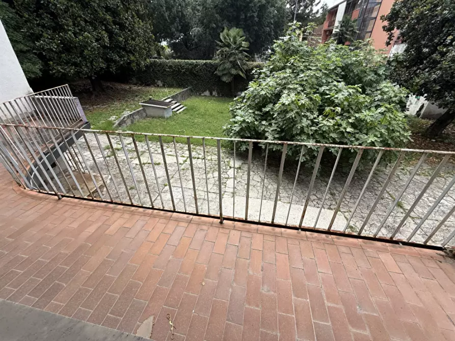 Immagine 11 di Villa in vendita  a Padova
