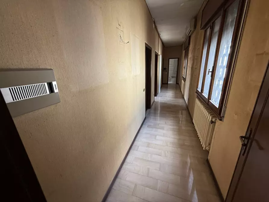 Immagine 13 di Villa in vendita  a Padova