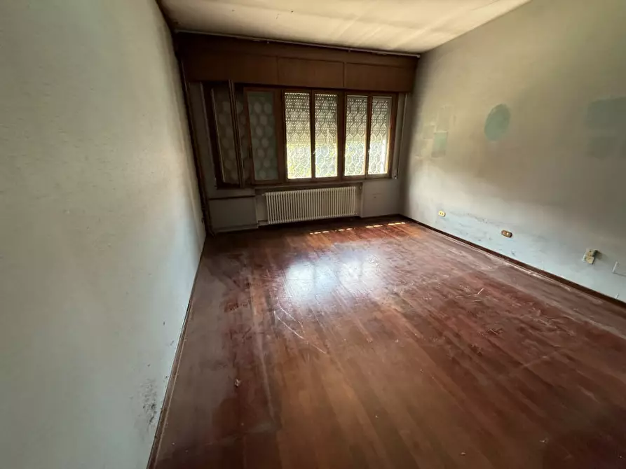 Immagine 15 di Villa in vendita  a Padova
