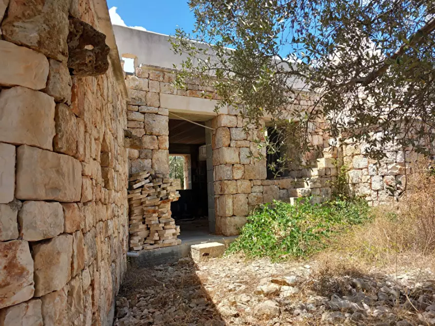 Immagine 36 di Rustico / casale in vendita  in C.da La Chiusa a Ostuni