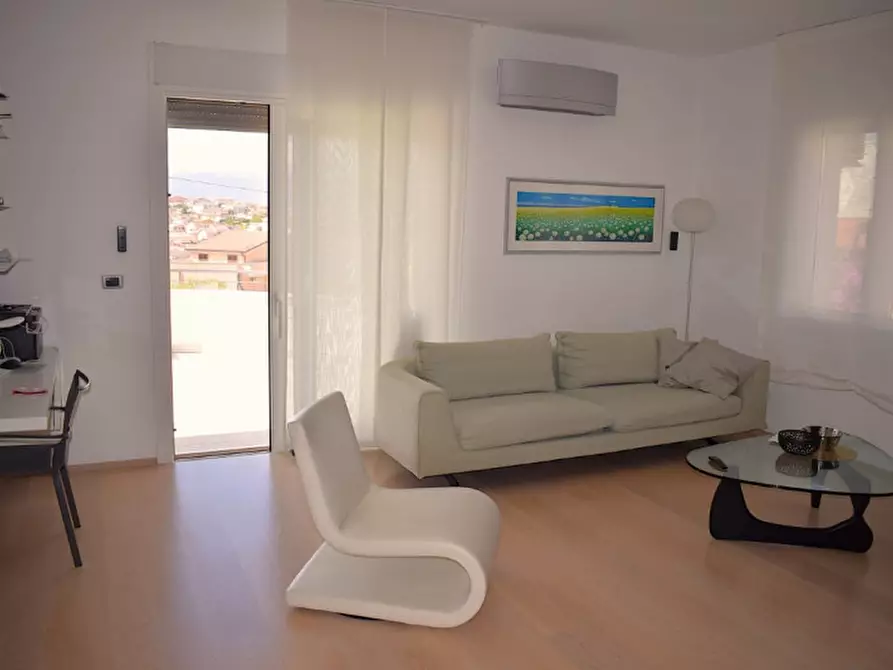 Immagine 3 di Casa bifamiliare in vendita  in Strada Pandolfi a Pescara