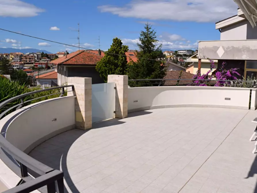 Immagine 10 di Casa bifamiliare in vendita  in Strada Pandolfi a Pescara