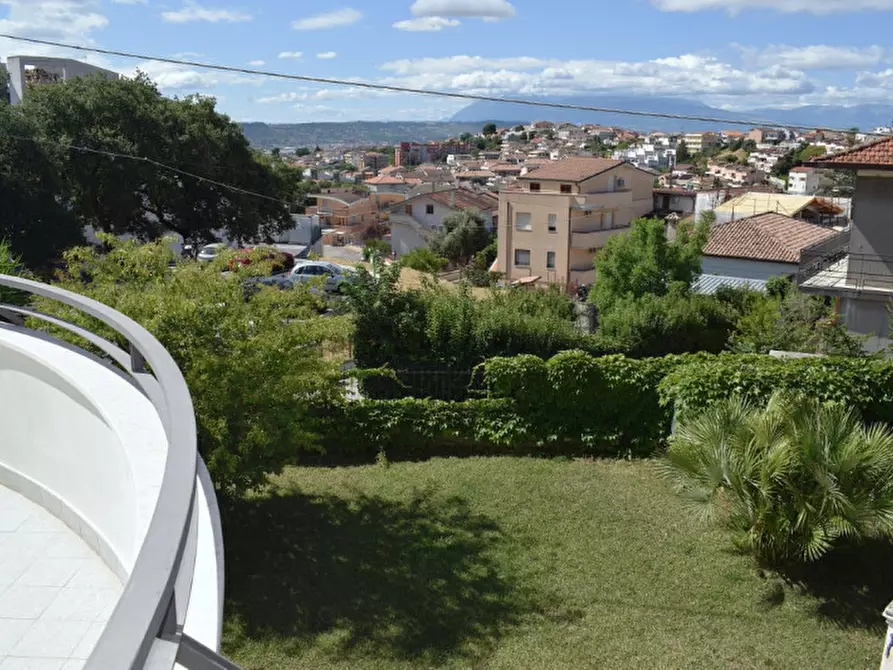 Immagine 12 di Casa bifamiliare in vendita  in Strada Pandolfi a Pescara