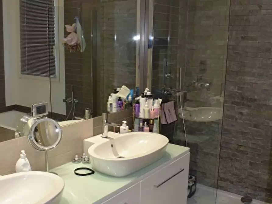 Immagine 17 di Casa bifamiliare in vendita  in Strada Pandolfi a Pescara