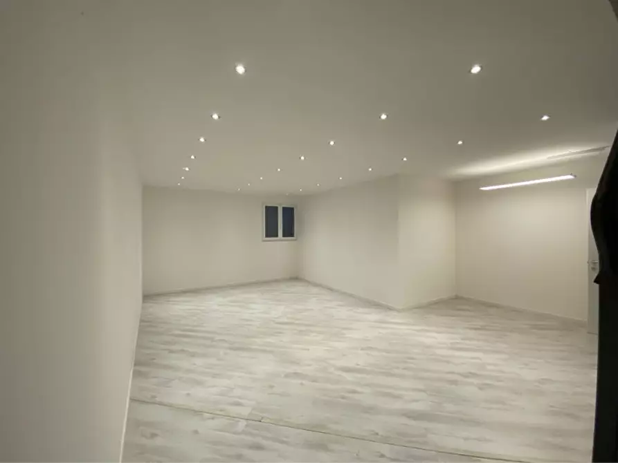 Immagine 12 di Appartamento in vendita  a Mozzecane