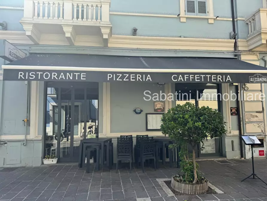 Immagine 2 di Negozio in vendita  in Via Piave, 51 a Pescara