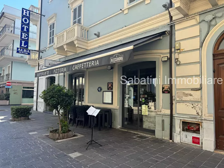 Immagine 4 di Negozio in vendita  in Via Piave, 51 a Pescara