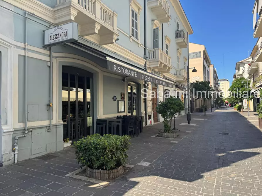 Immagine 5 di Negozio in vendita  in Via Piave, 51 a Pescara