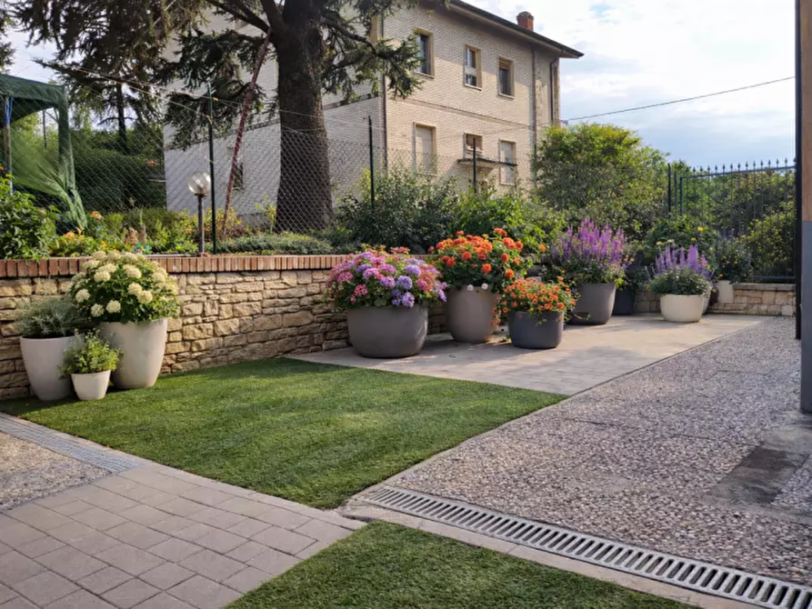 Immagine 1 di Appartamento in vendita  in Strada Traversetolo a Parma