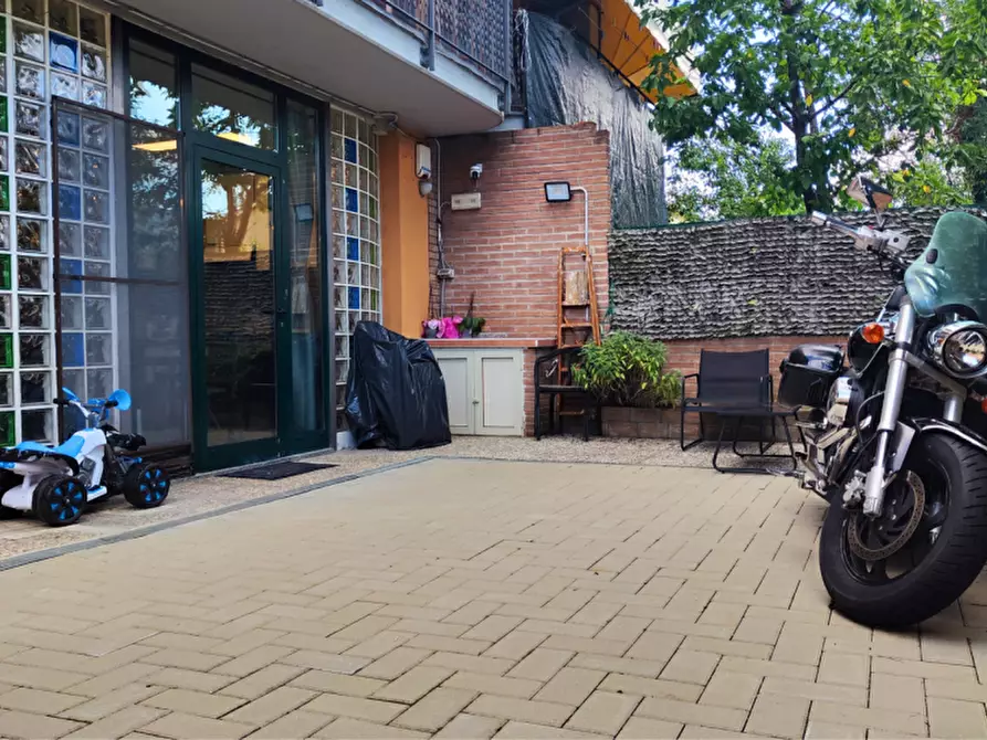 Immagine 1 di Appartamento in vendita  in Strada Traversetolo a Parma