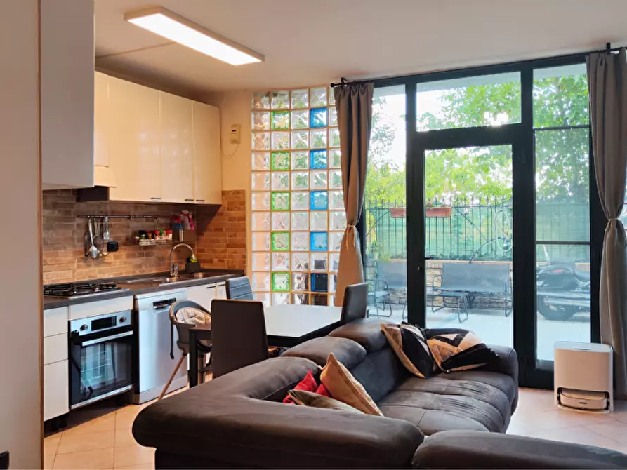 Immagine 2 di Appartamento in vendita  in Strada Traversetolo a Parma