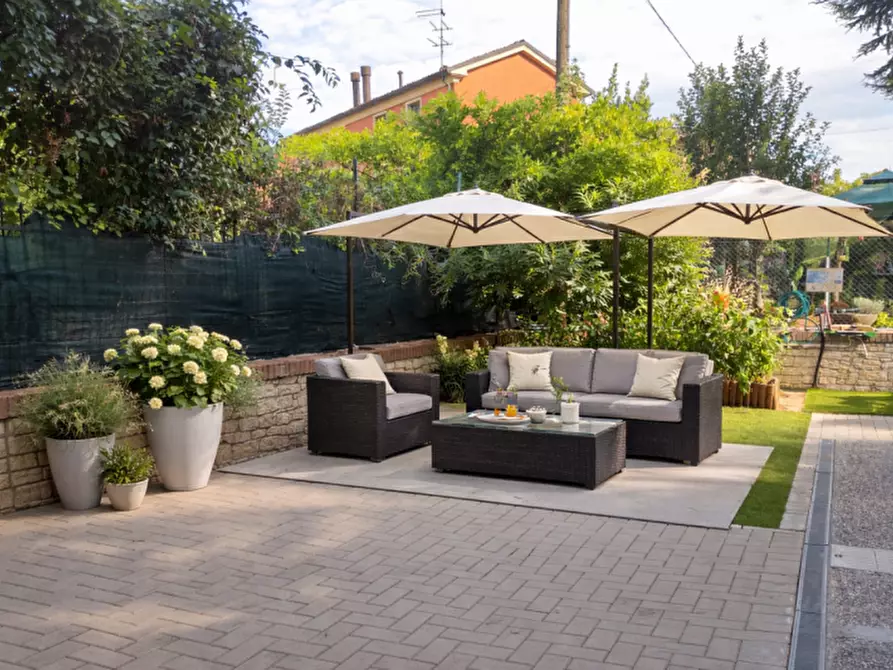 Immagine 2 di Appartamento in vendita  in Strada Traversetolo a Parma