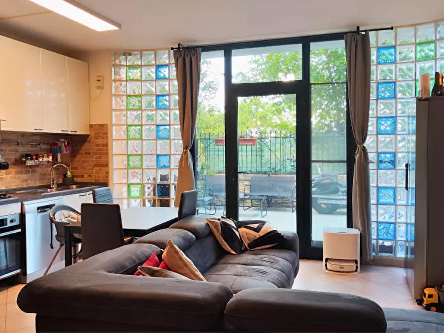 Immagine 3 di Appartamento in vendita  in Strada Traversetolo a Parma