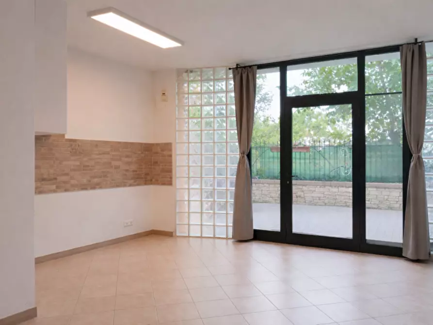 Immagine 4 di Appartamento in vendita  in Strada Traversetolo a Parma