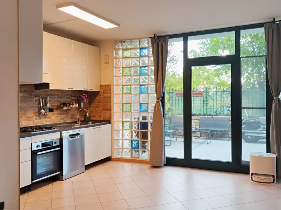 Immagine 5 di Appartamento in vendita  in Strada Traversetolo a Parma