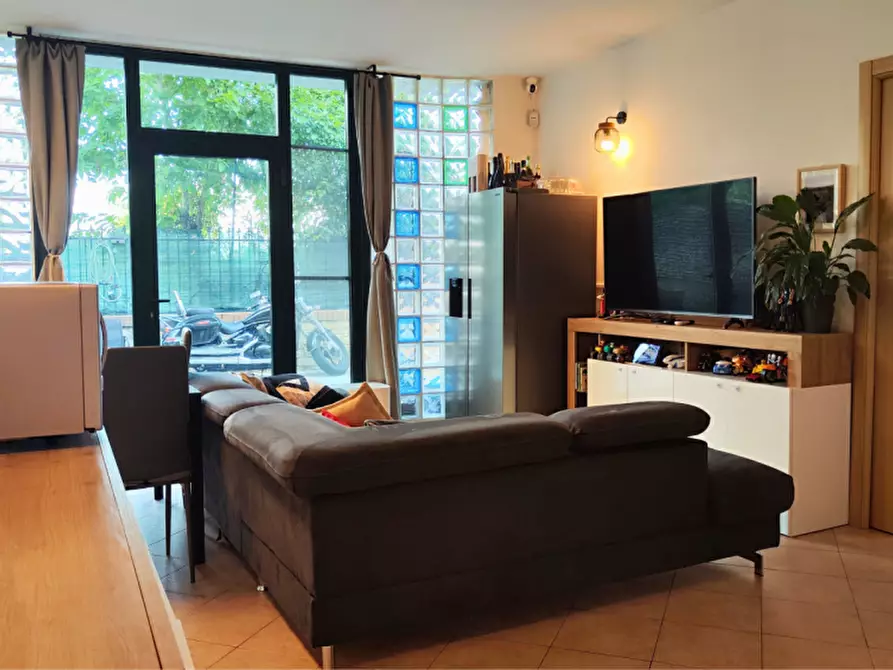 Immagine 5 di Appartamento in vendita  in Strada Traversetolo a Parma