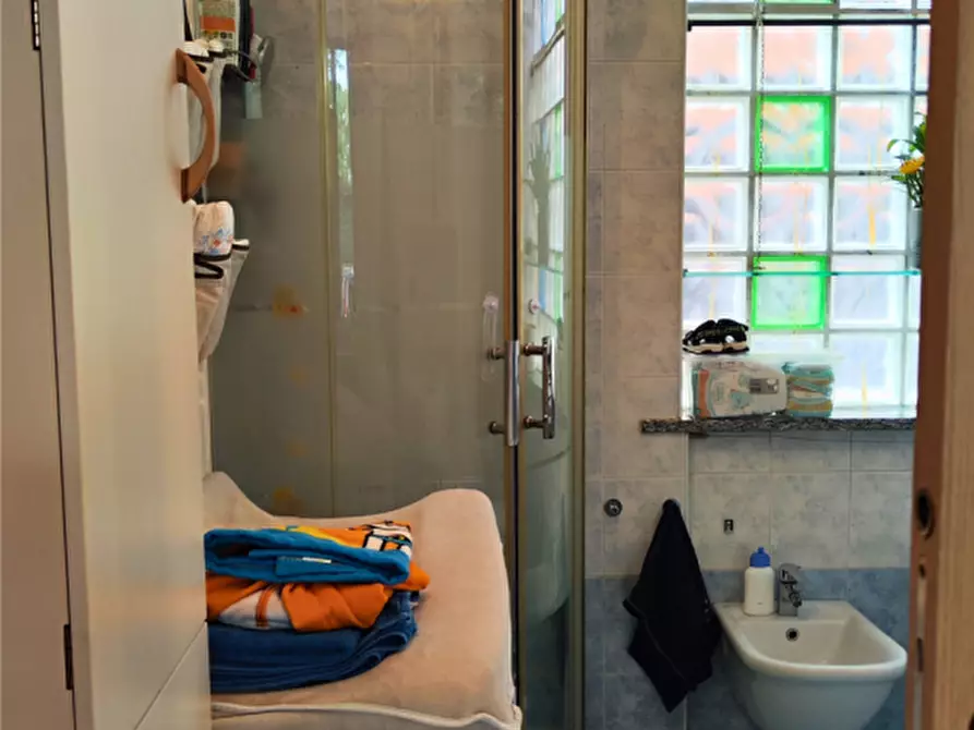 Immagine 27 di Appartamento in vendita  in Strada Traversetolo a Parma