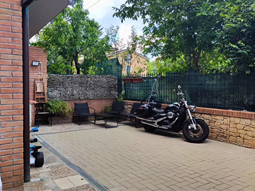 Immagine 31 di Appartamento in vendita  in Strada Traversetolo a Parma