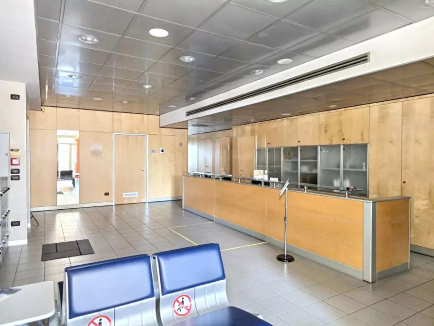 Immagine 2 di Ufficio in vendita  in Via Roma, Torri di Quartesolo VI, Italia a Torri Di Quartesolo