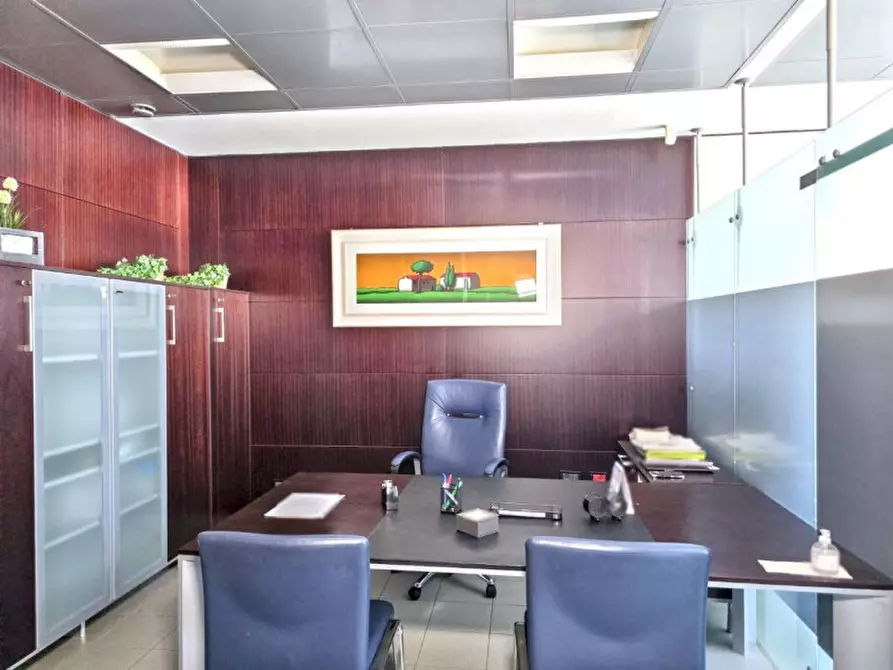 Immagine 4 di Ufficio in vendita  in Via Roma, Torri di Quartesolo VI, Italia a Torri Di Quartesolo
