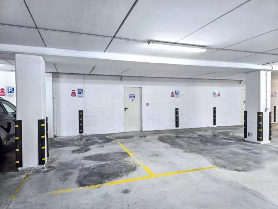 Immagine 17 di Ufficio in vendita  in Via Roma, Torri di Quartesolo VI, Italia a Torri Di Quartesolo