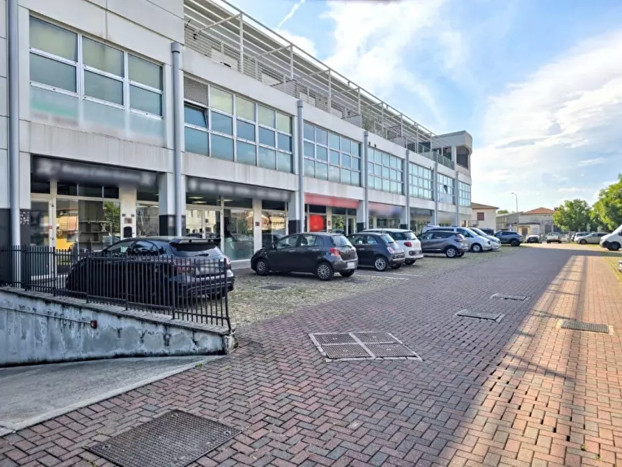 Immagine 21 di Ufficio in vendita  in Via Roma, Torri di Quartesolo VI, Italia a Torri Di Quartesolo