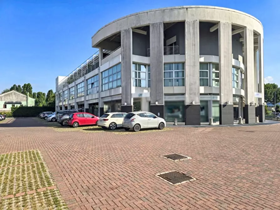 Immagine 22 di Ufficio in vendita  in Via Roma, Torri di Quartesolo VI, Italia a Torri Di Quartesolo