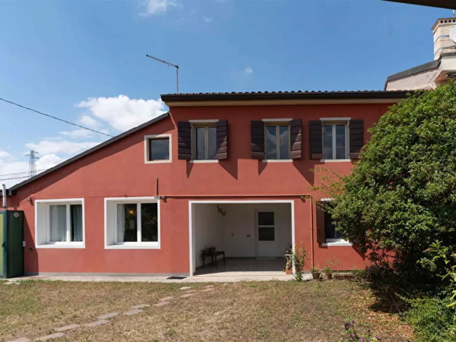 Immagine 1 di Rustico / casale in vendita  in via camposampiero a San Martino Di Lupari