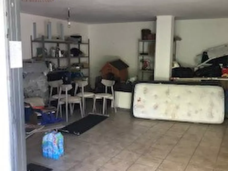 Immagine 13 di Appartamento in vendita  a Urbino