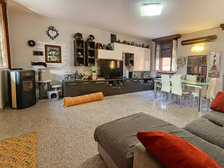 Immagine 4 di Appartamento in vendita  in Via stradella del pane 26 a Arconate