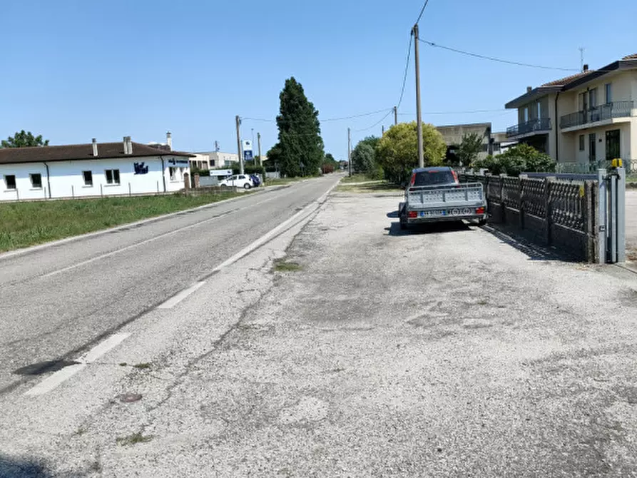 Immagine 9 di Magazzino in vendita  in Via Martiri di Belfiore a Rovigo