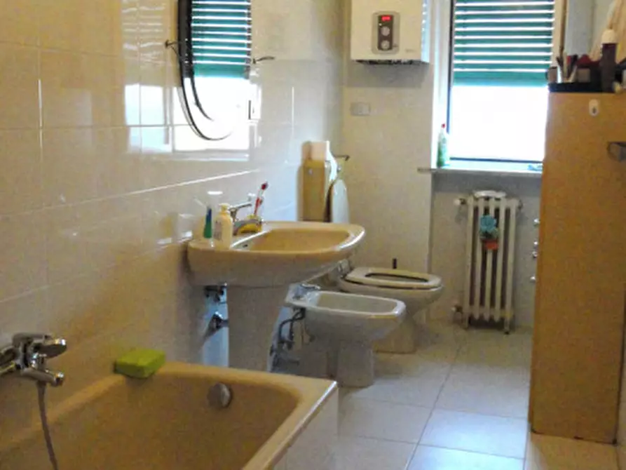 Immagine 6 di Appartamento in vendita  in VIALE  XXIV MAGGIO a Genzano Di Lucania