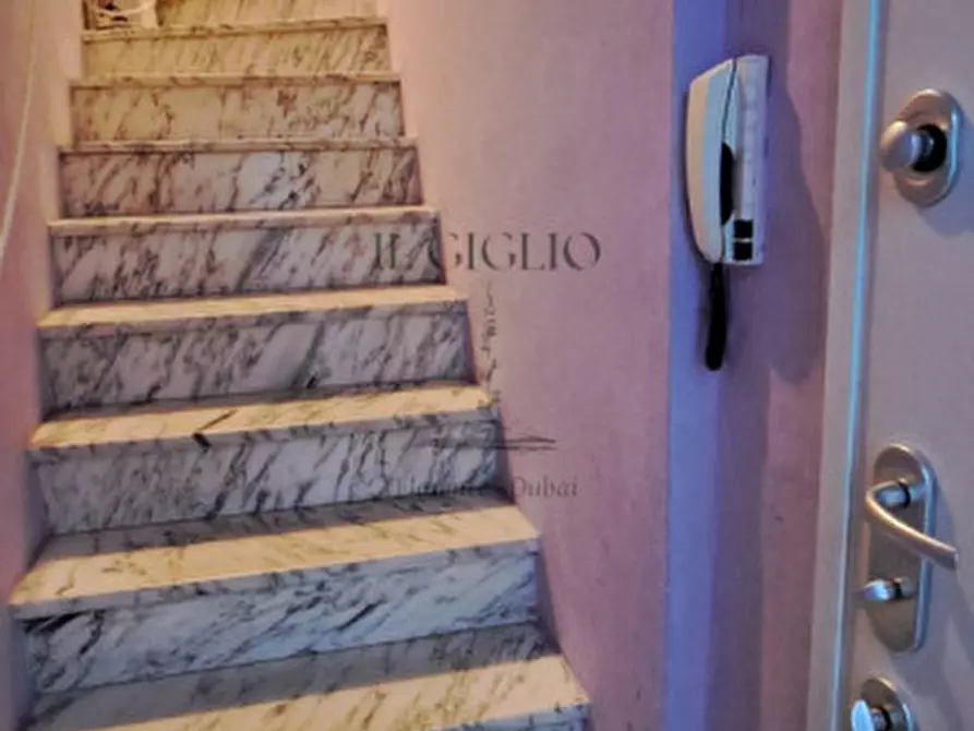 Immagine 5 di Appartamento in vendita  in via Guelfa a Firenze