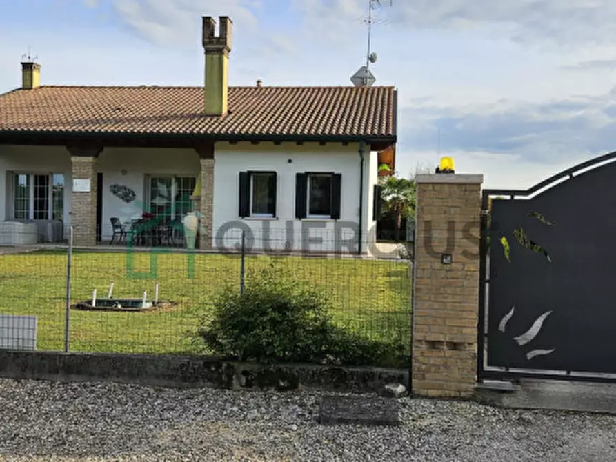 Immagine 2 di Casa bifamiliare in vendita  in Via Fossà a San Donà Di Piave