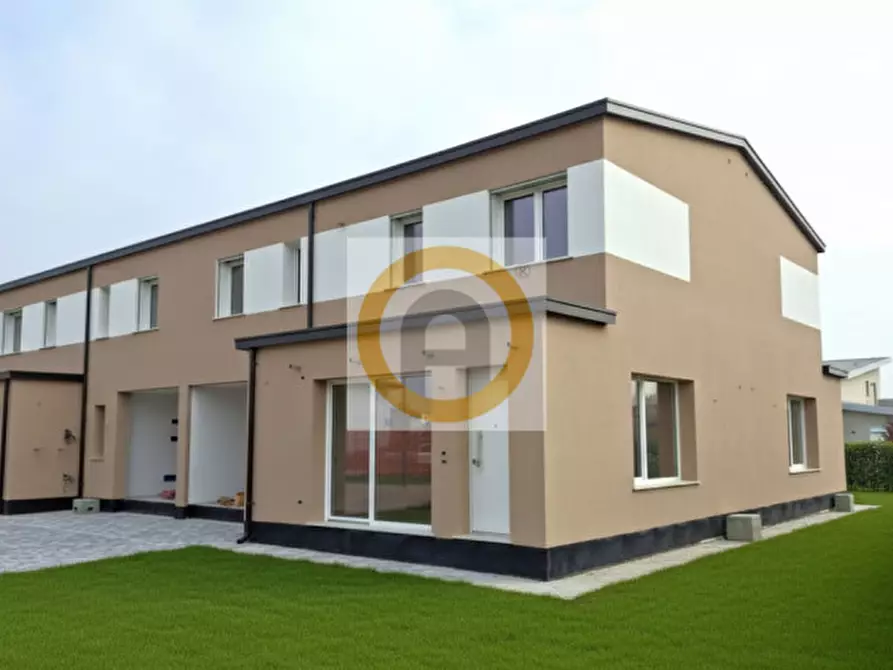Immagine 2 di Casa bifamiliare in vendita  a Tezze Sul Brenta