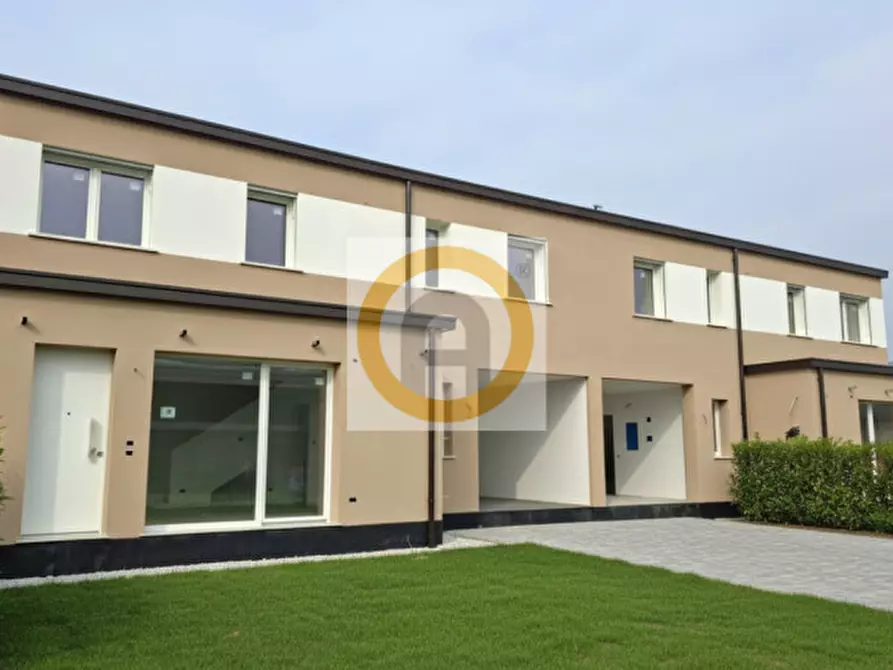 Immagine 3 di Casa bifamiliare in vendita  a Tezze Sul Brenta