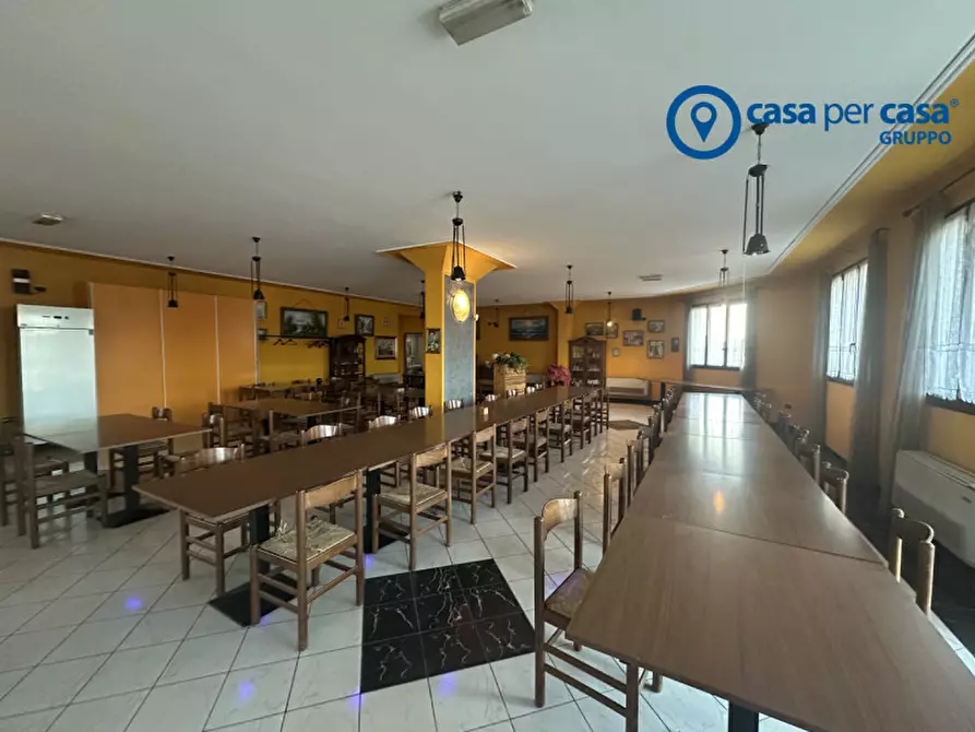 Immagine 1 di Attività commerciale in vendita  in Piazza Commercio 103 a Lusia